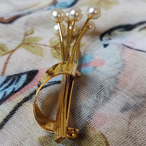 NAPIER Gold Tone Vintage 7 Sprig Flower Stem Bouquet Brooch Pin Faux Pearls EUC - Picture 9 of 16